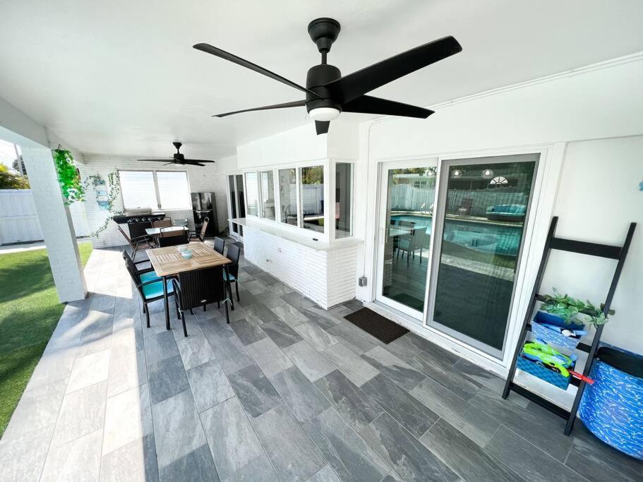 Luxurious & Modern Open Floor Plan Heated Pool Villa Hollywood Eksteriør billede