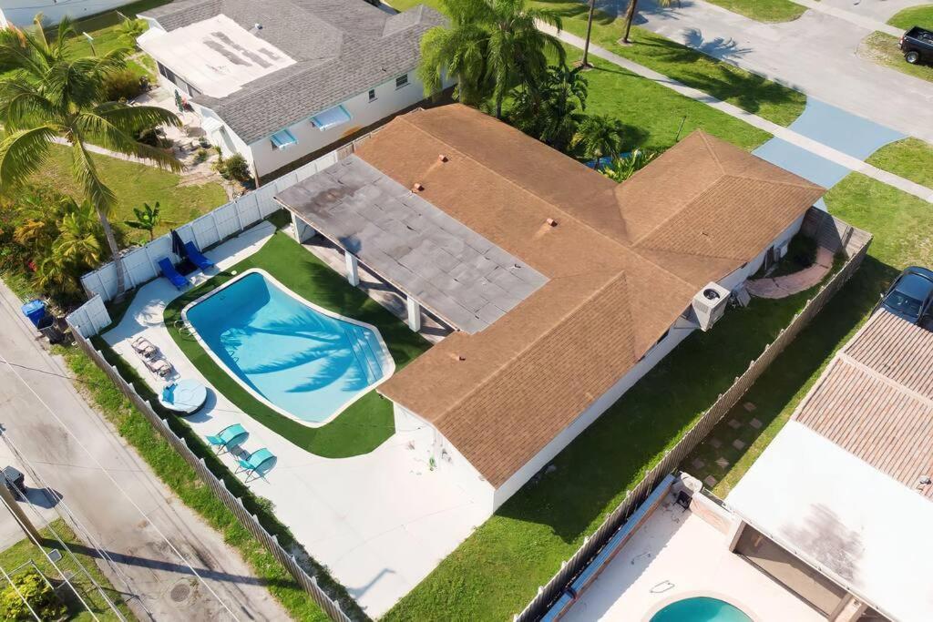 Luxurious & Modern Open Floor Plan Heated Pool Villa Hollywood Eksteriør billede